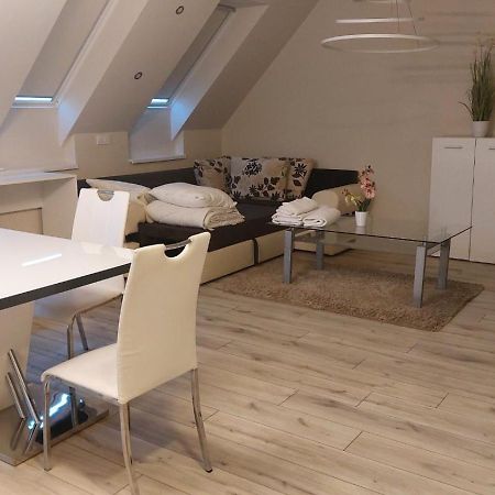 شقة Hajnal Apartman سيغيد المظهر الخارجي الصورة