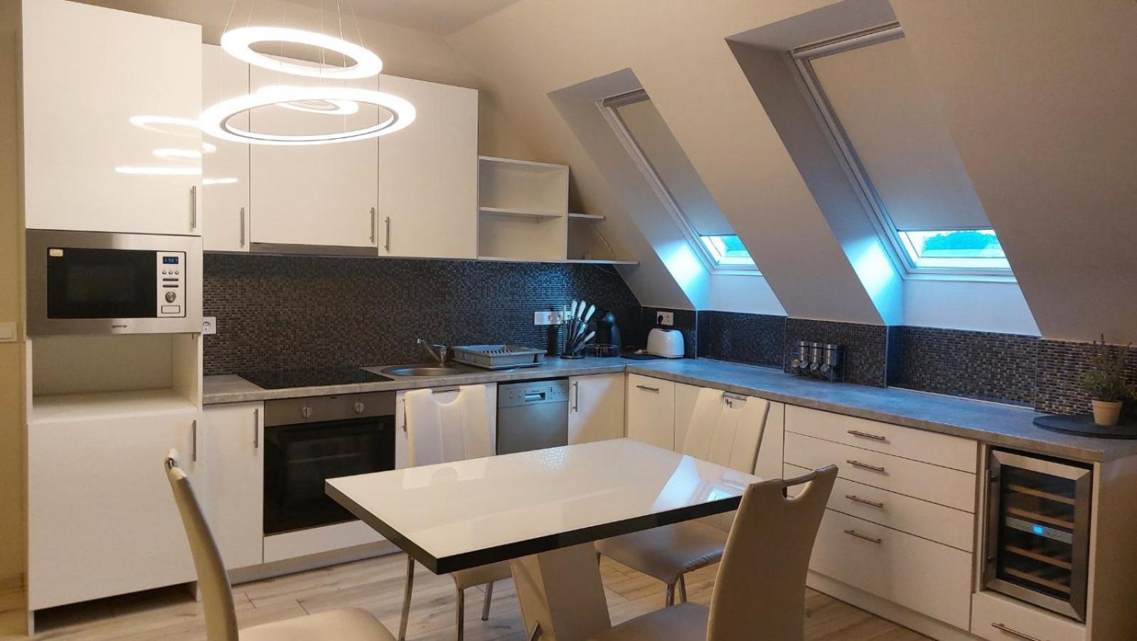 شقة Hajnal Apartman سيغيد المظهر الخارجي الصورة