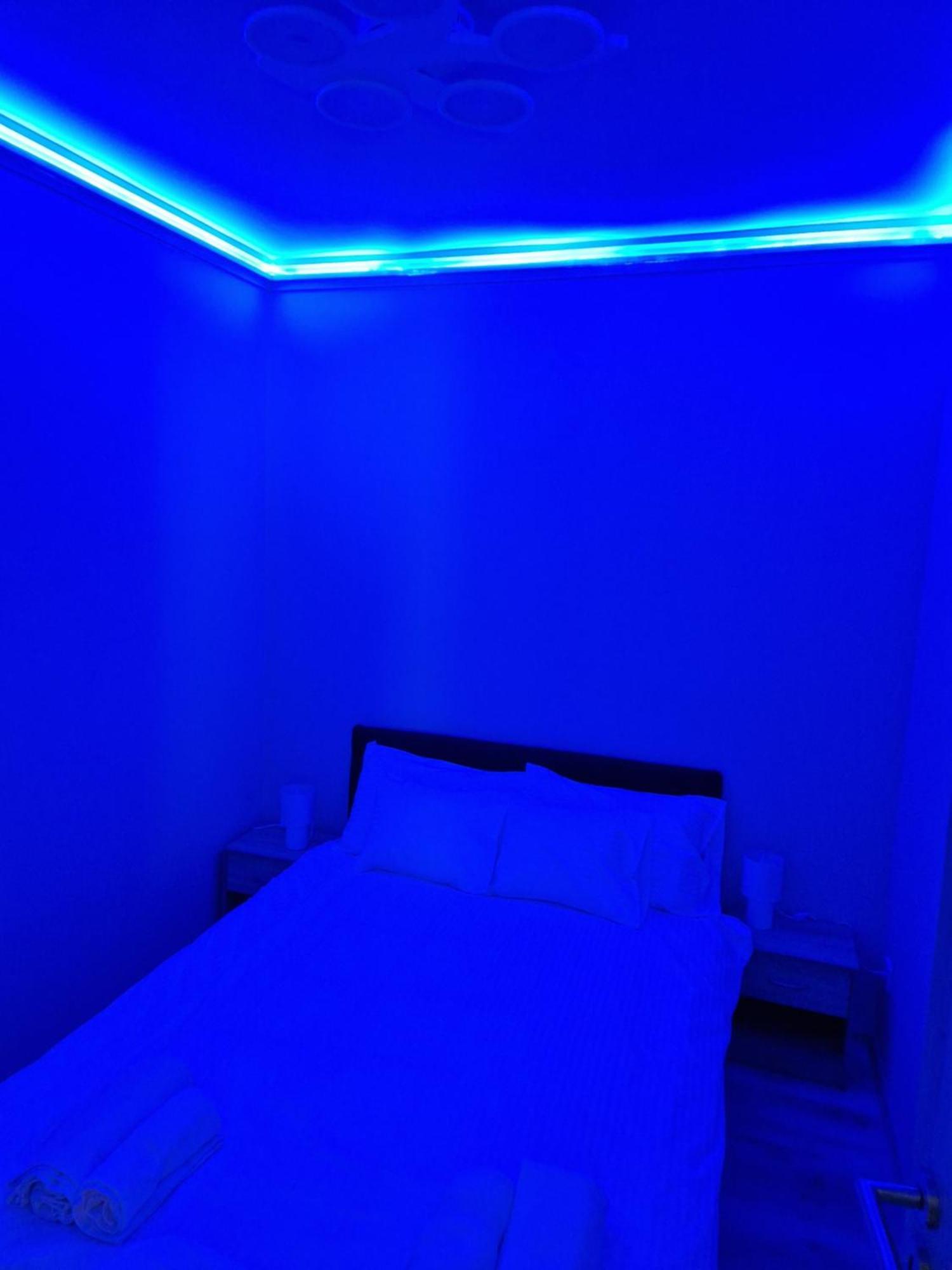 شقة Hajnal Apartman سيغيد الغرفة الصورة